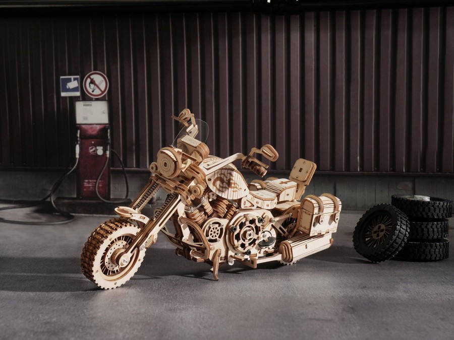 3D Puzzles Hands Craft US, Inc. | 3D Wood Puzzle: Cruiser Motorcycle With Motor